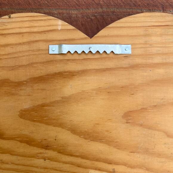 Vintage 80s Wooden Heart Wall Plaque “Home Is Where You Hang Your Heart” Sign - Picture 13 of 15